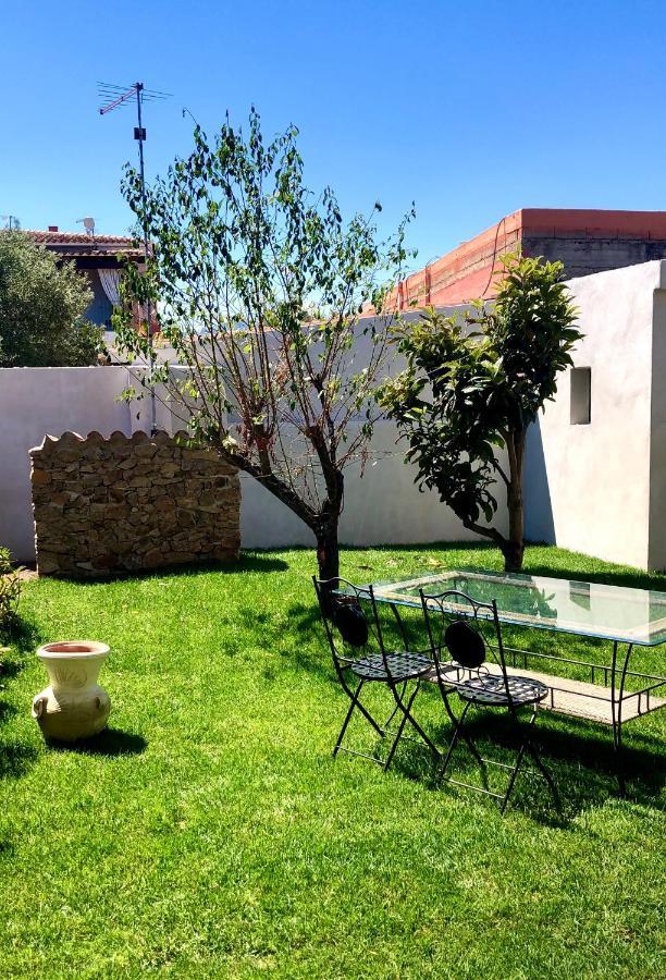 13 Garden Rooms Olbia Exterior foto